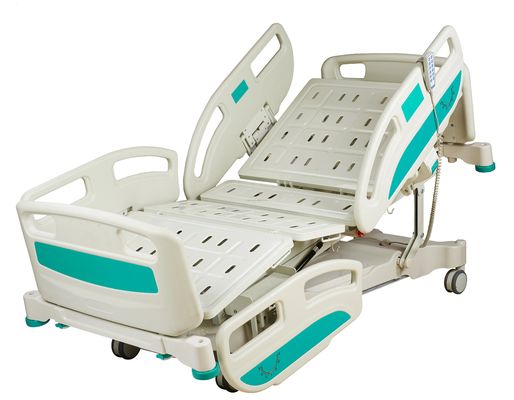 Fünf Funktions-elektrisches Krankenhaus-Bett, das geduldiges Bett für Bett-Patienten steht